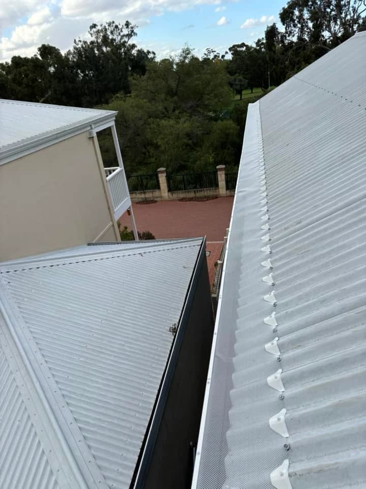 Gutter cleaning in Karrinyup